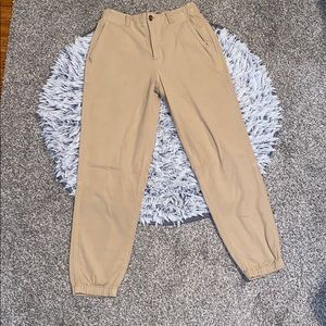 🟧Gap khaki joggers 🟧